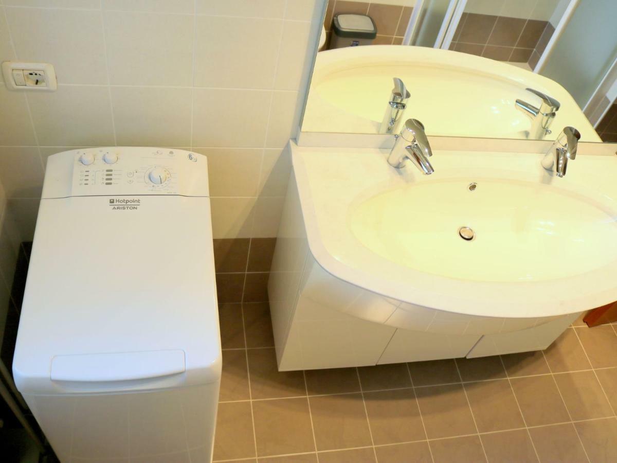 Small Residence Of Only 18 Apartments With Swimming Pool Lazise Eksteriør bilde