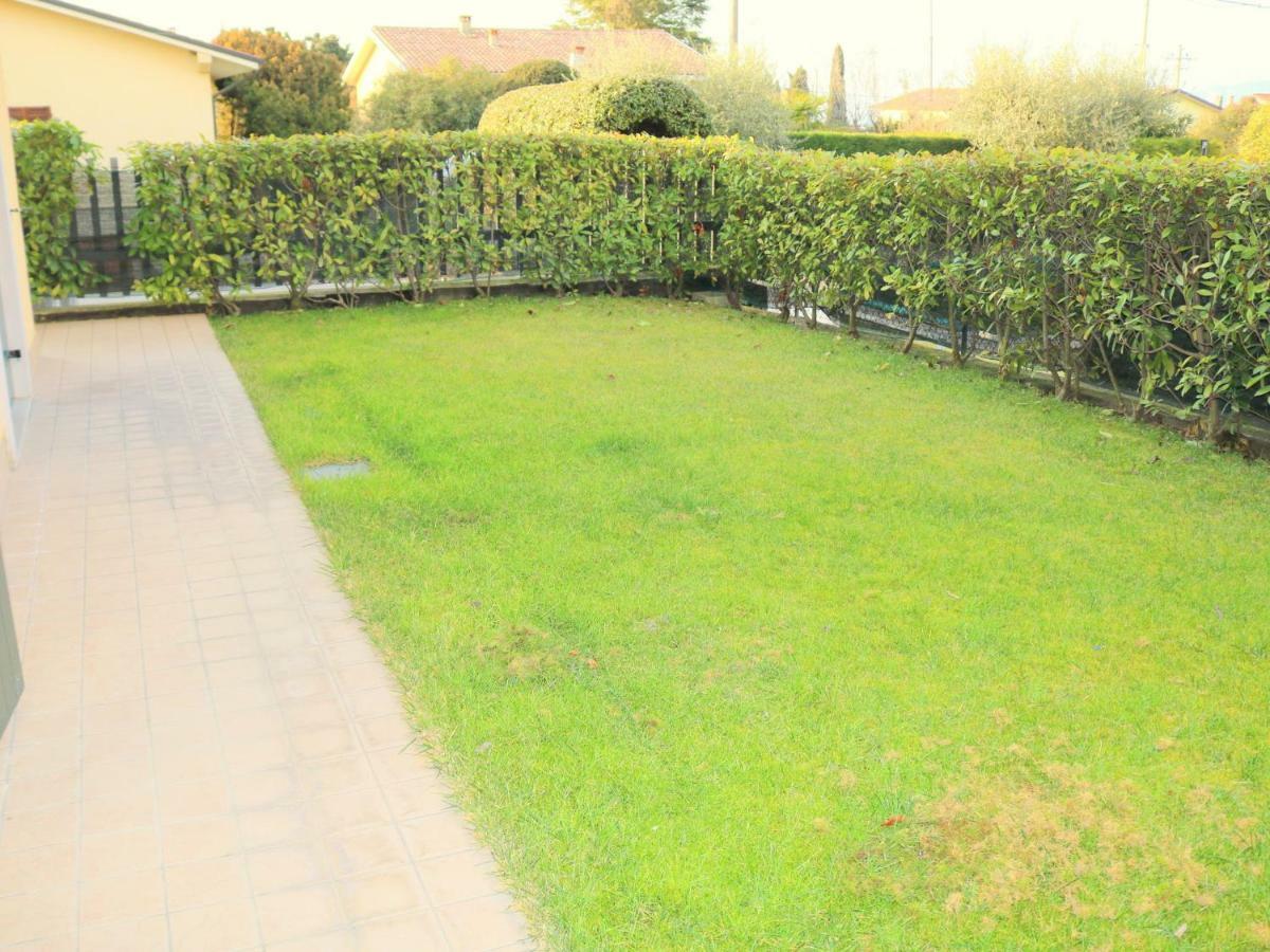 Small Residence Of Only 18 Apartments With Swimming Pool Lazise Eksteriør bilde