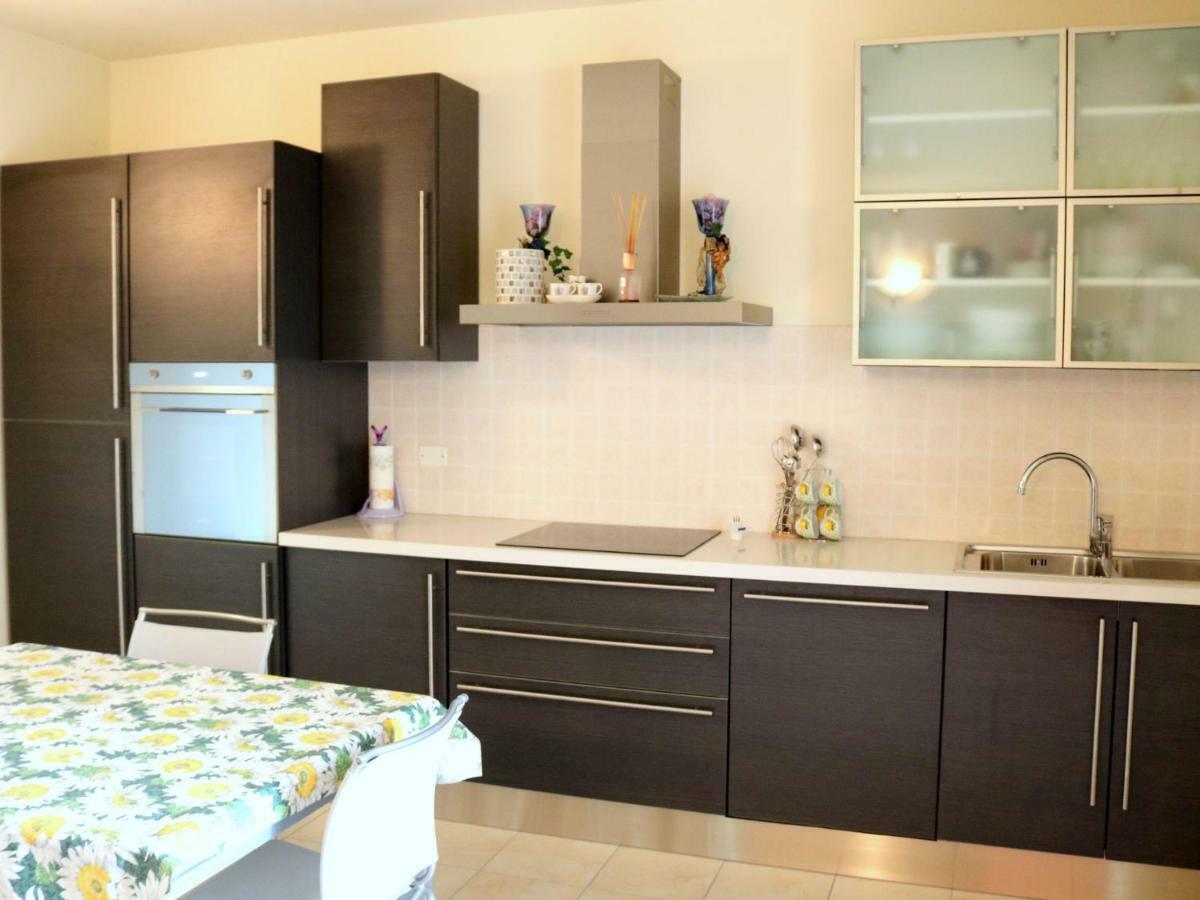 Small Residence Of Only 18 Apartments With Swimming Pool Lazise Eksteriør bilde