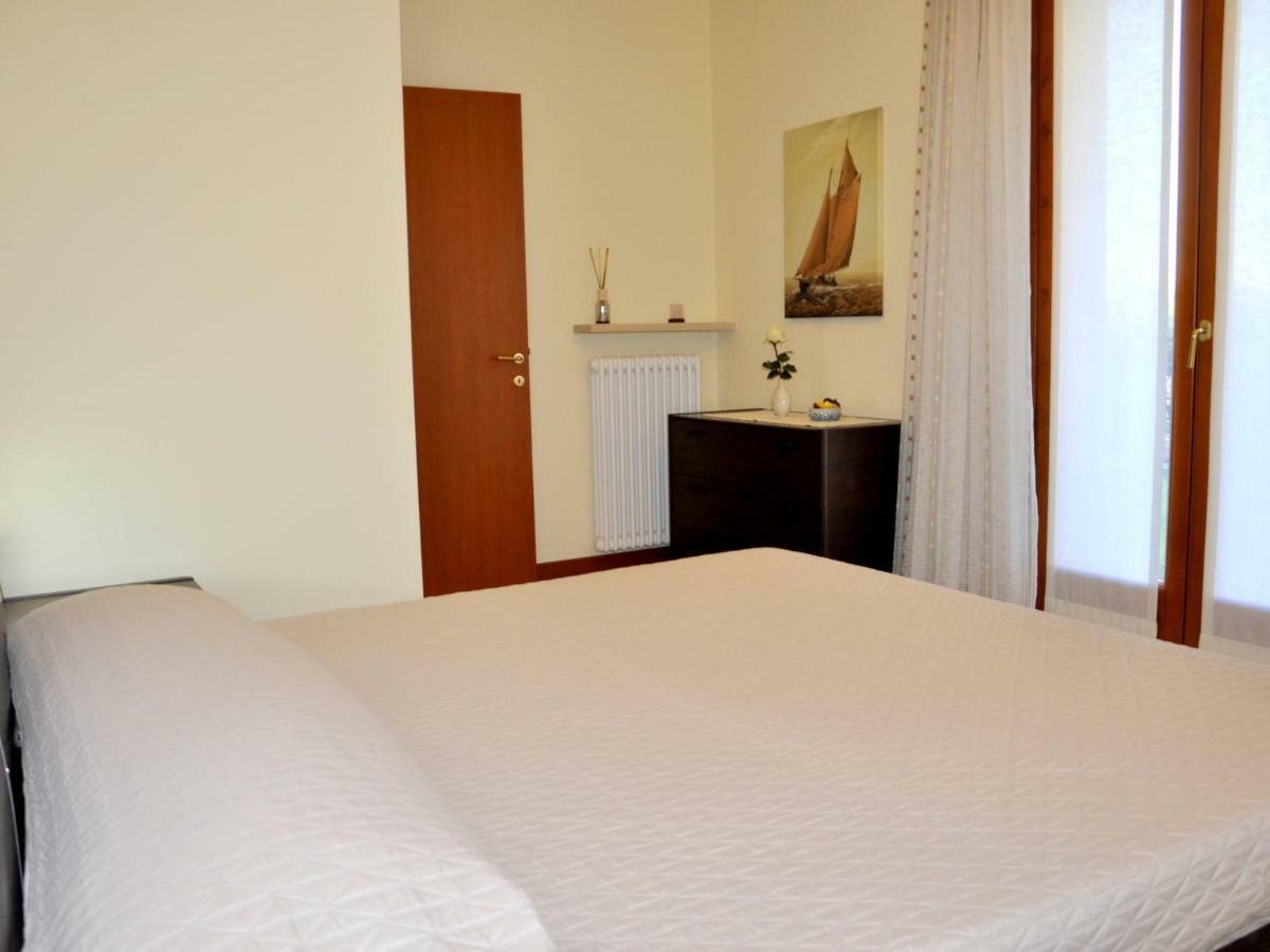 Small Residence Of Only 18 Apartments With Swimming Pool Lazise Eksteriør bilde