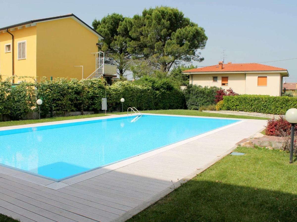 Small Residence Of Only 18 Apartments With Swimming Pool Lazise Eksteriør bilde